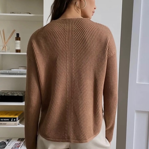 Aritzia Babaton CHALMERS Sweater - Picture 2 of 7